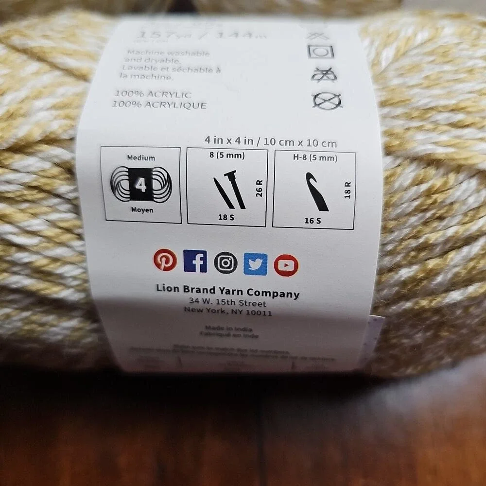 Lion Brand Yarn Basic Stitch Anti Pilling Tan White Acrylic‎ 4 Skeins